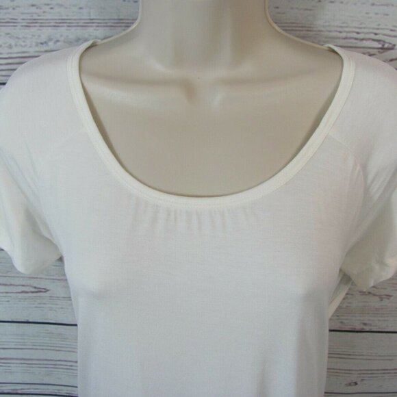 The Free Yoga Womens Top Size L White Short Sleeves Workout Casual Open Back NWT - Picture 3 of 9